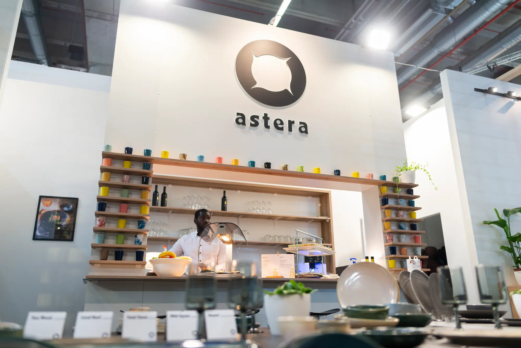 Astera Stand